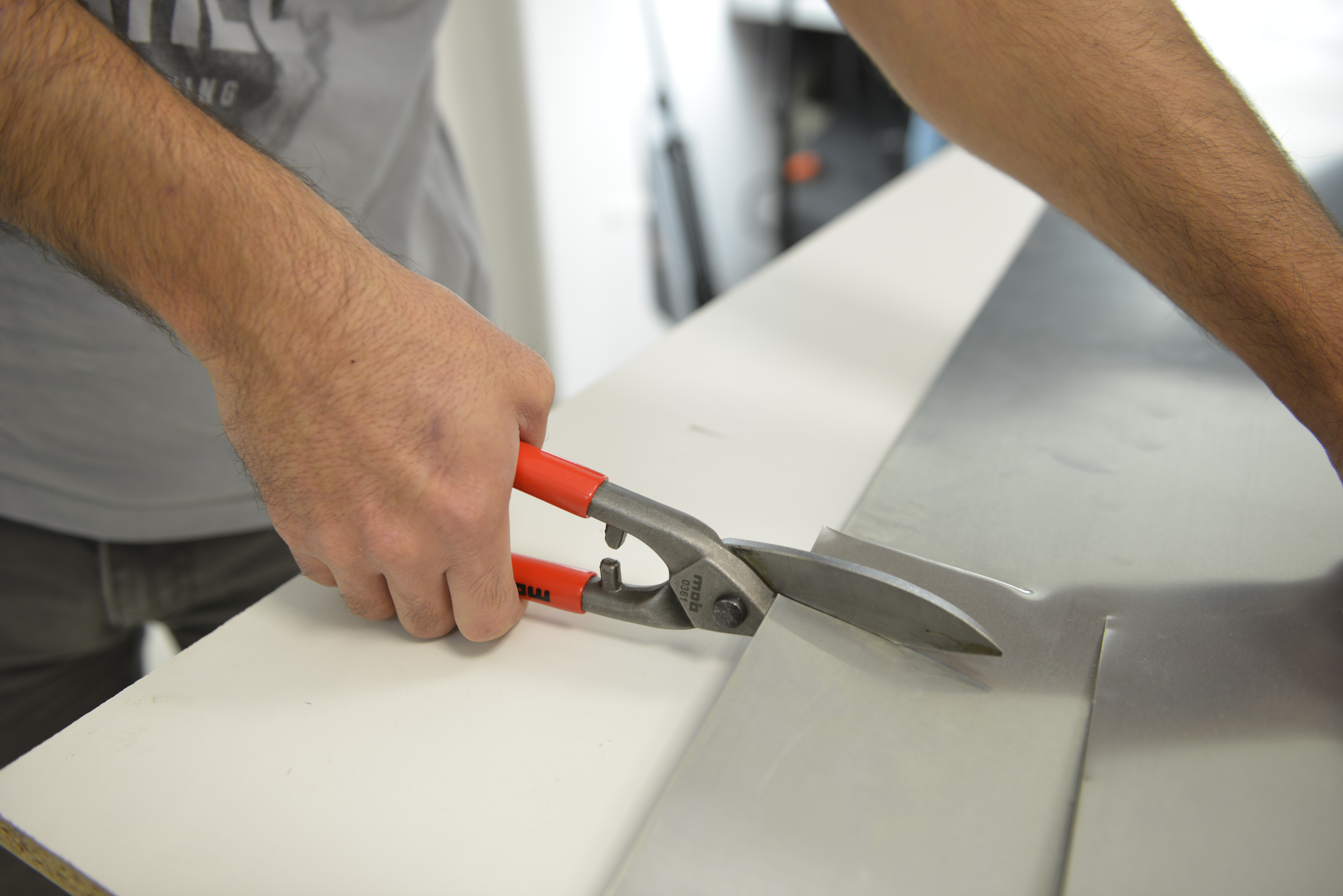UNIVERSAL SHEARS, WIDE BLADE