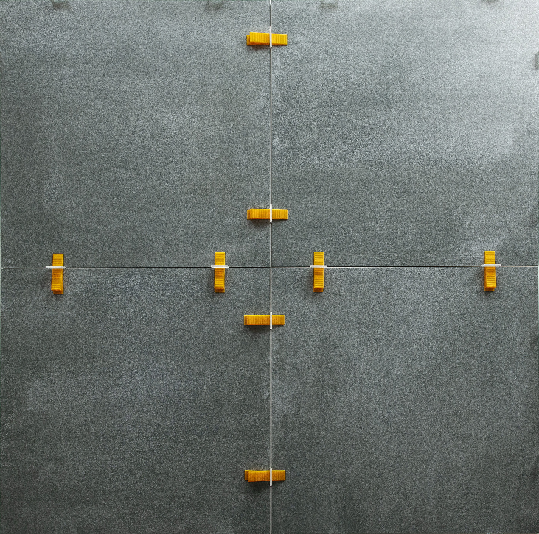 PLIERS FOR THE TILE LEVELS
