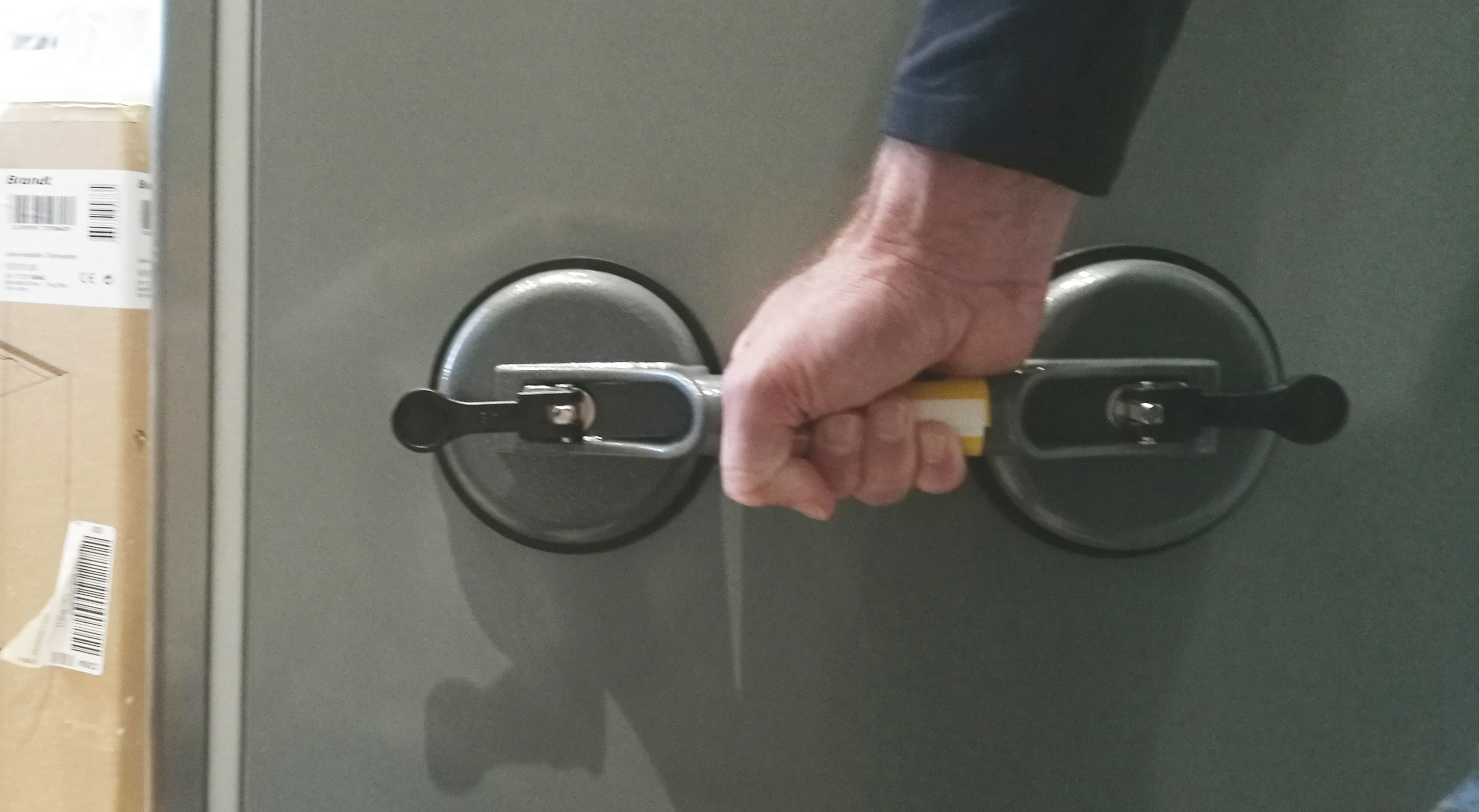 DOUBLE SUCTION CUP