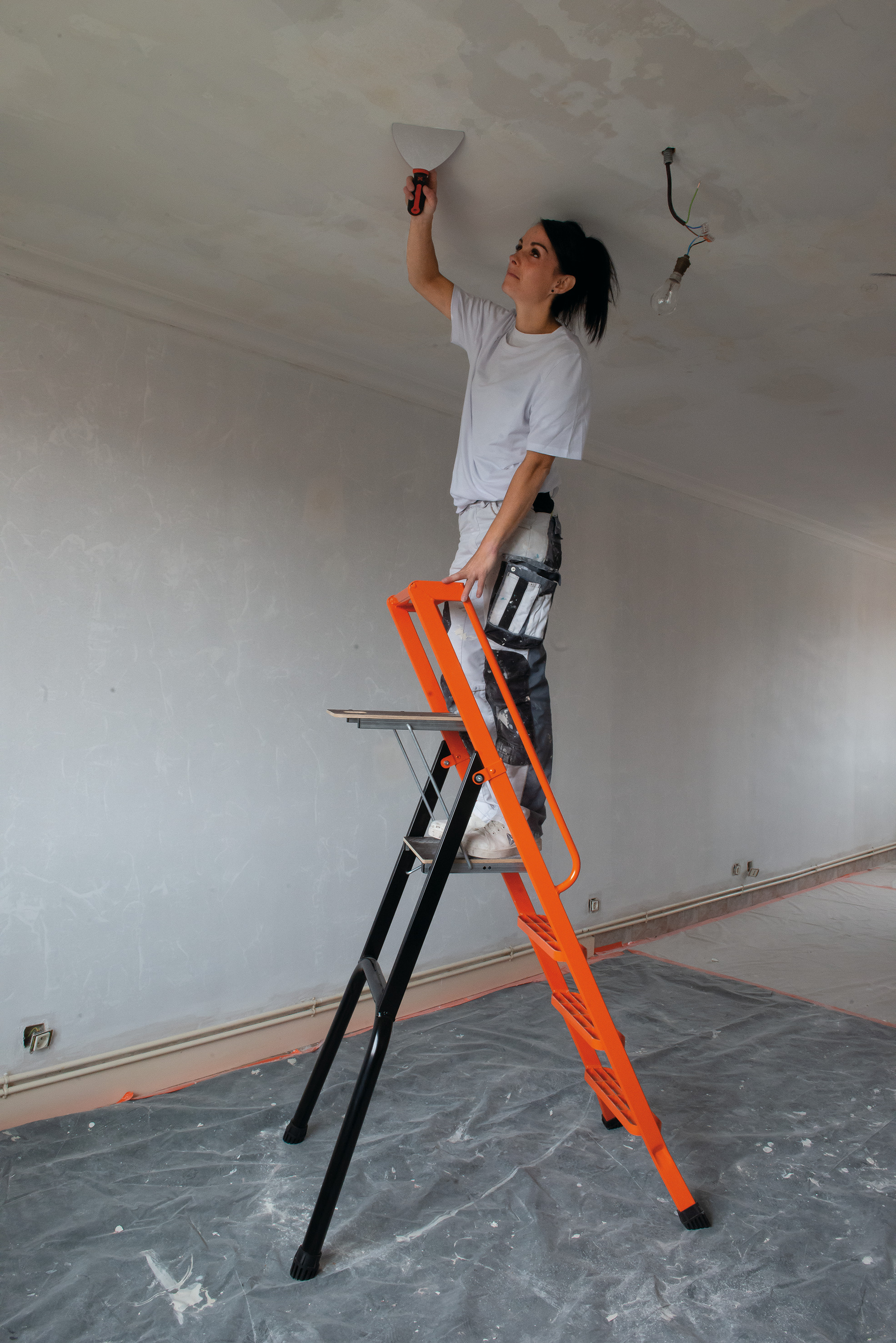 ALUMINIUM STEPLADDER 90 CM