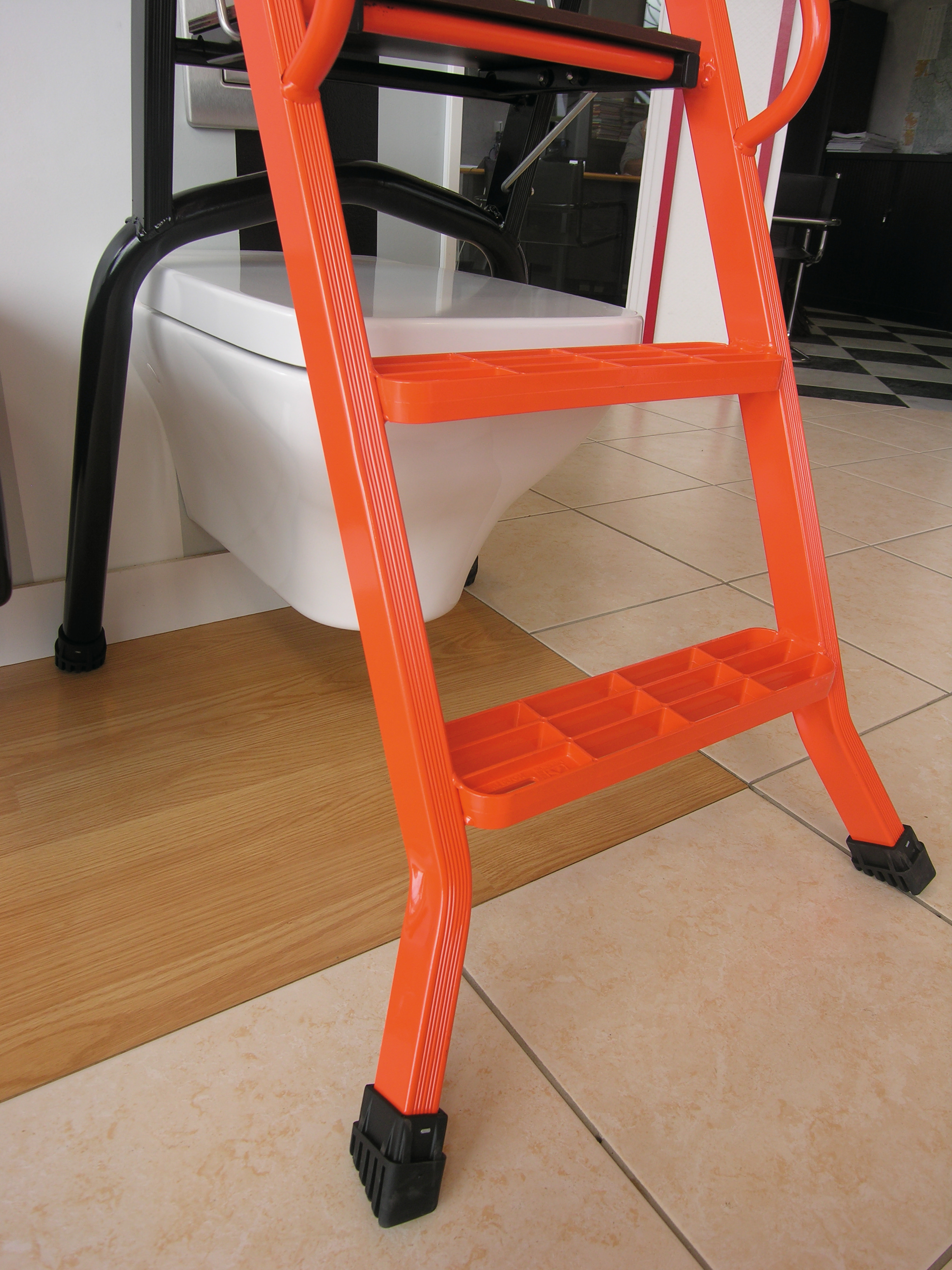ALUMINIUM STEPLADDER 90 CM