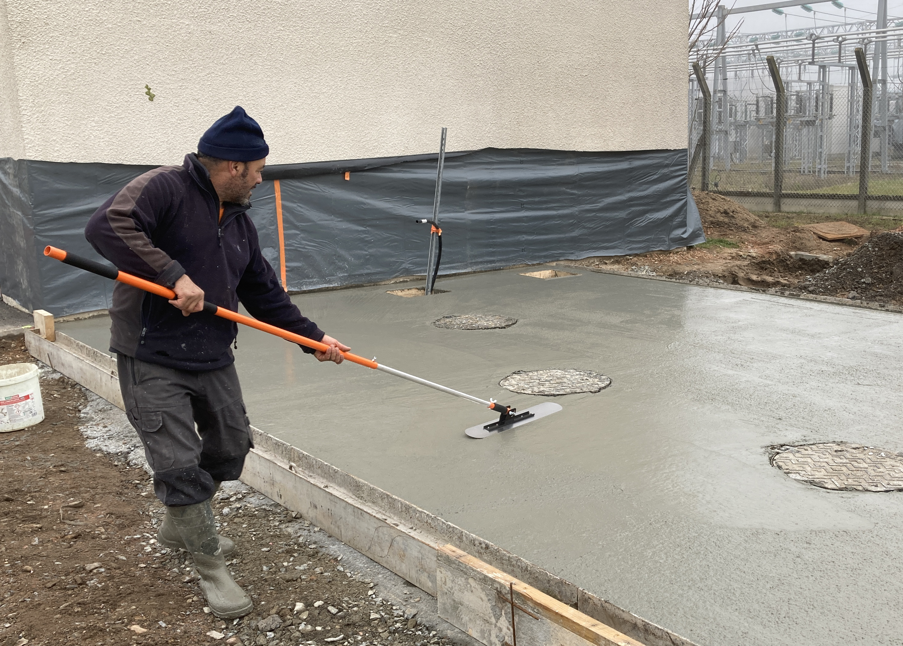 2 IN 1 CONCRETE SMOOTHER - ROUNDED END
