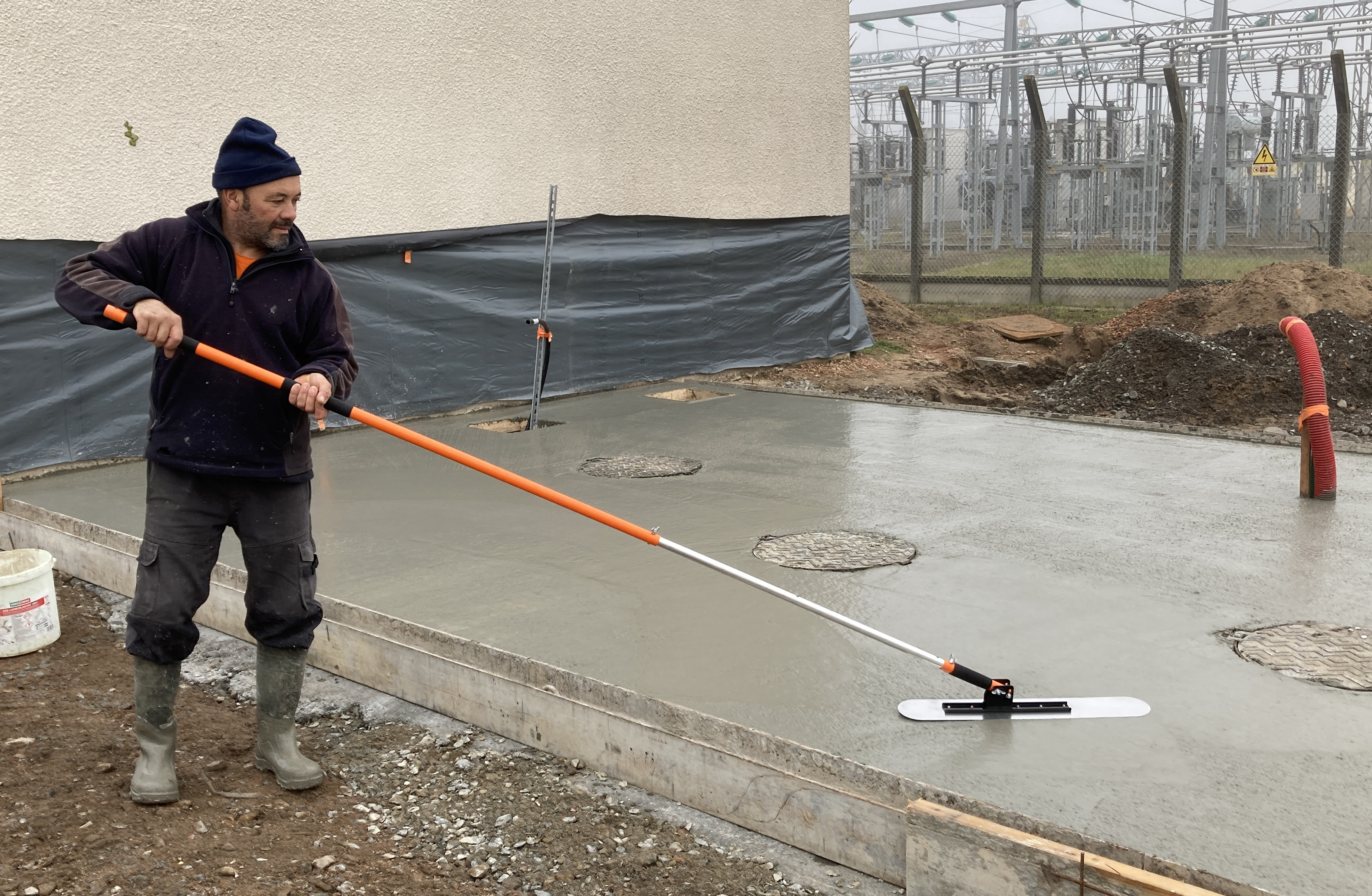 2 IN 1 CONCRETE SMOOTHER - ROUNDED END