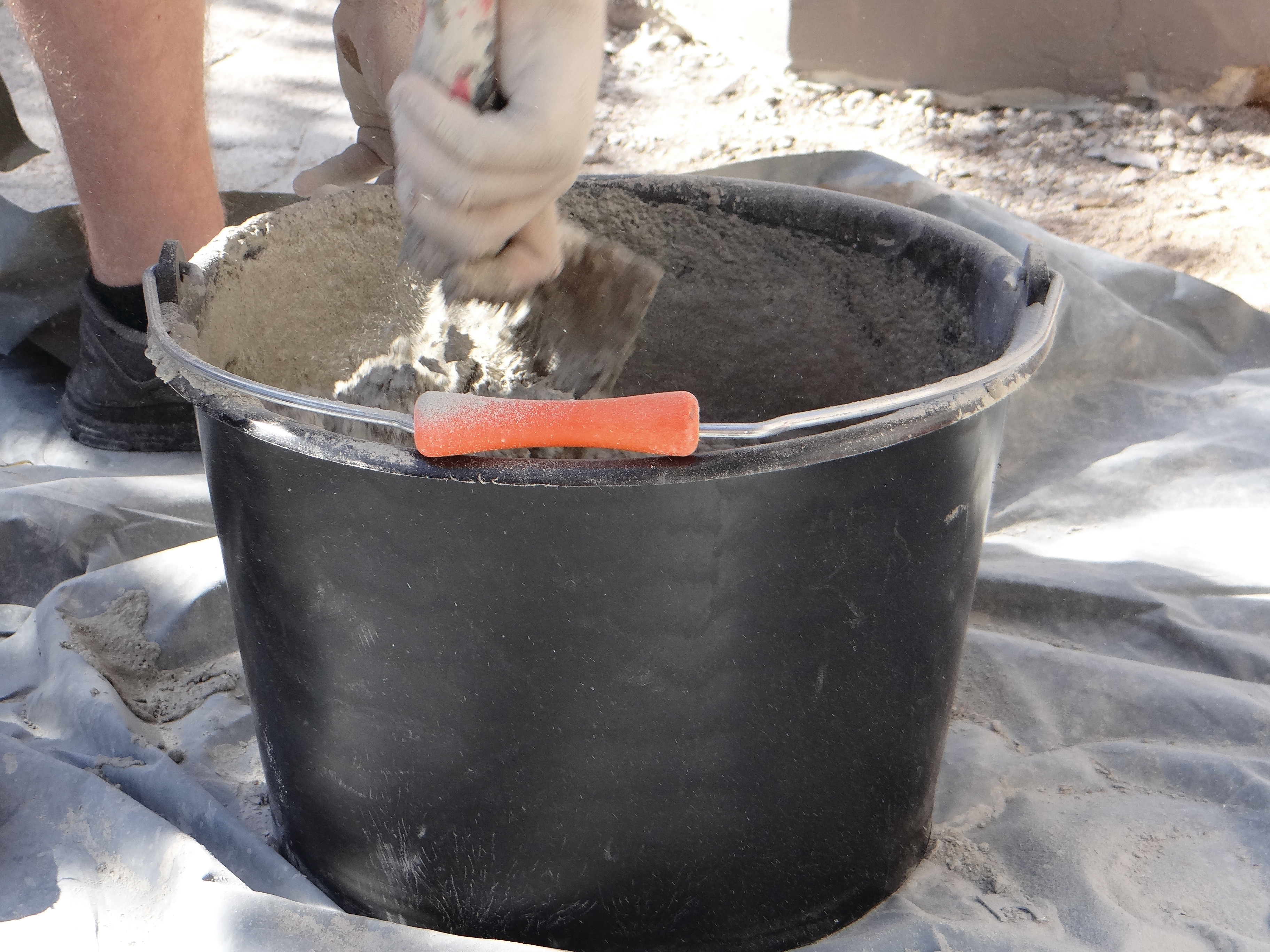 FLARED PLASTIC BUCKET WITH HANDLE