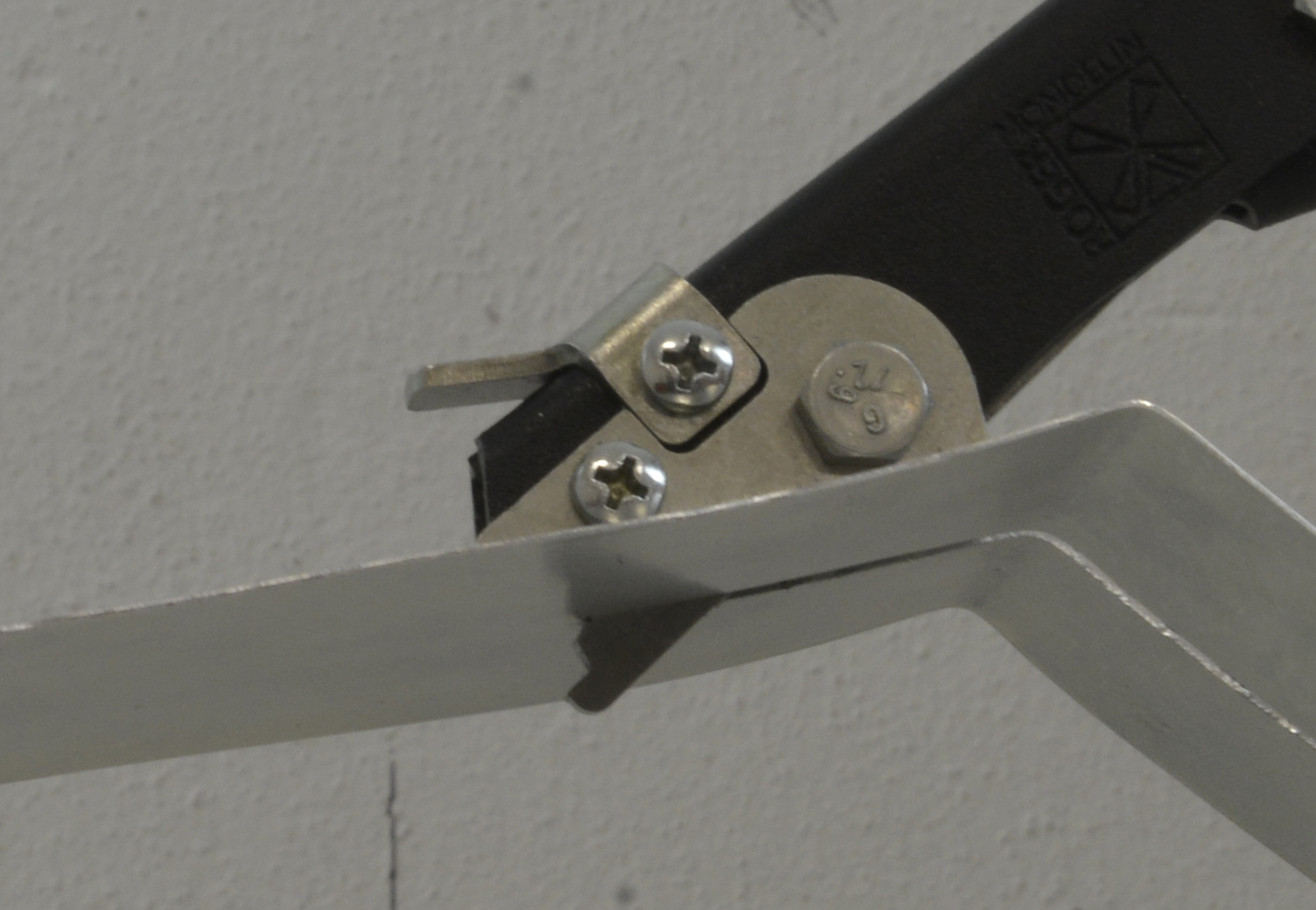 NIBBLER SHEARS WITH BUILT-IN WASTE CURL CUTTER
