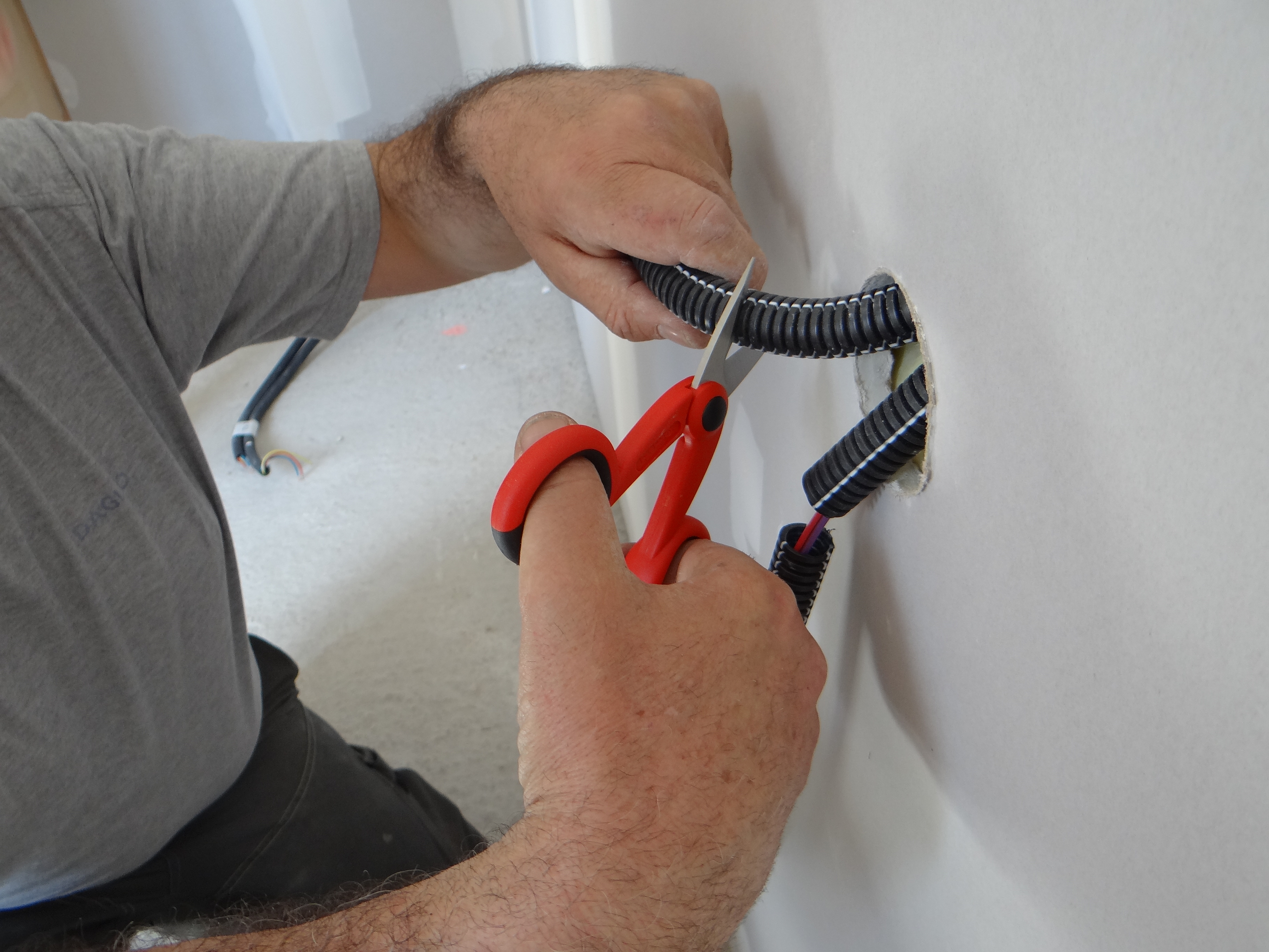 BI-MATERIAL ELECTRICIAN SCISSORS