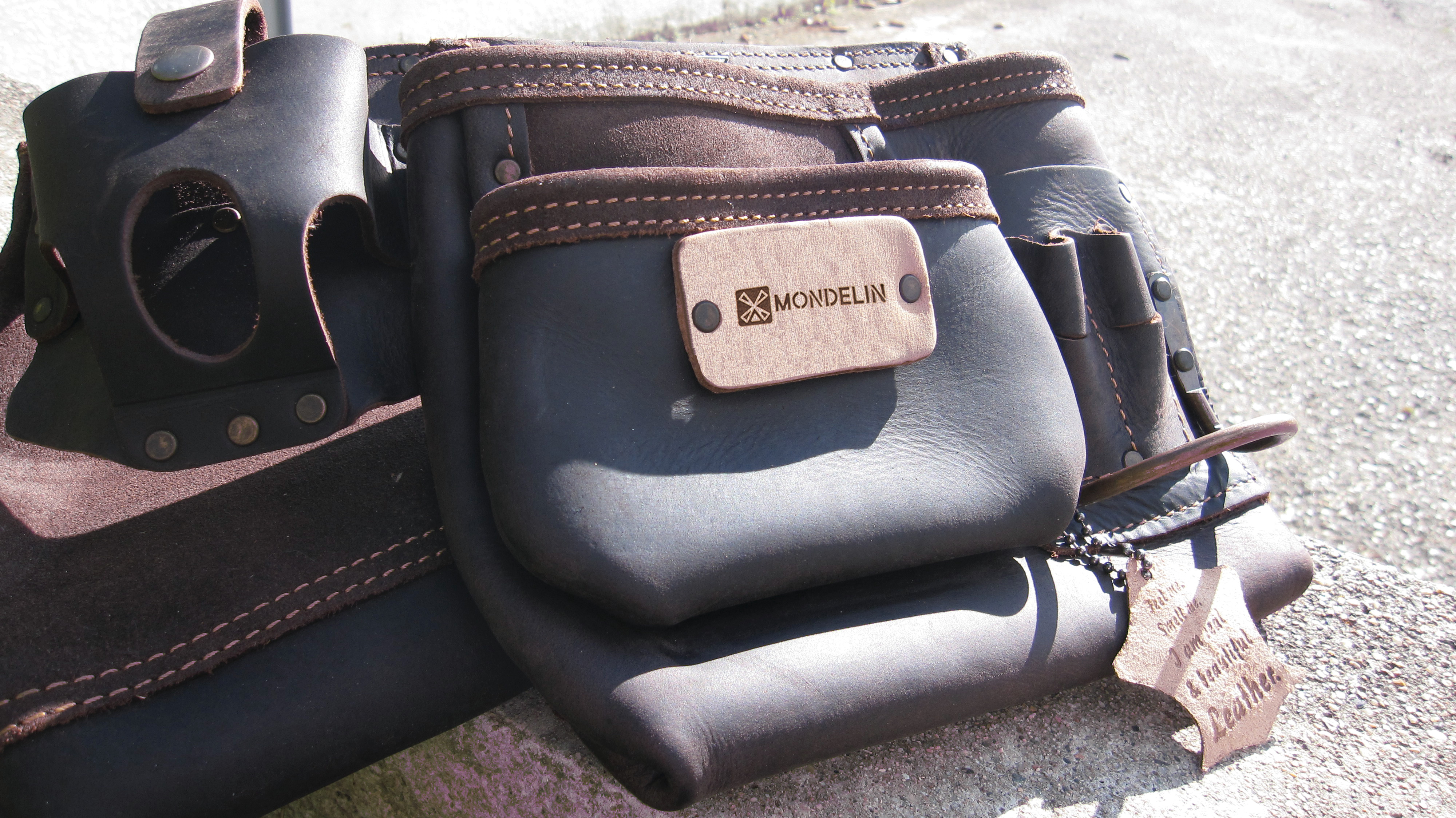 DOUBLE TOOL POCKETS WITH BELT IN TANNED LEATHER