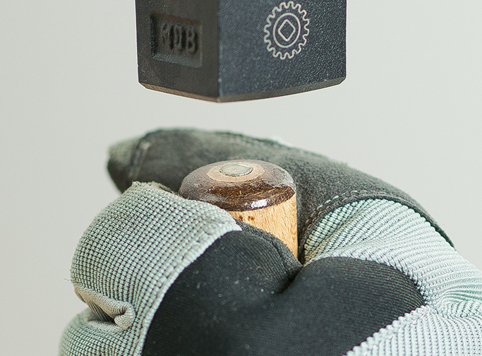 WOOD-HANDLED SCREWDRIVER FOR SLOTTED SCREWS