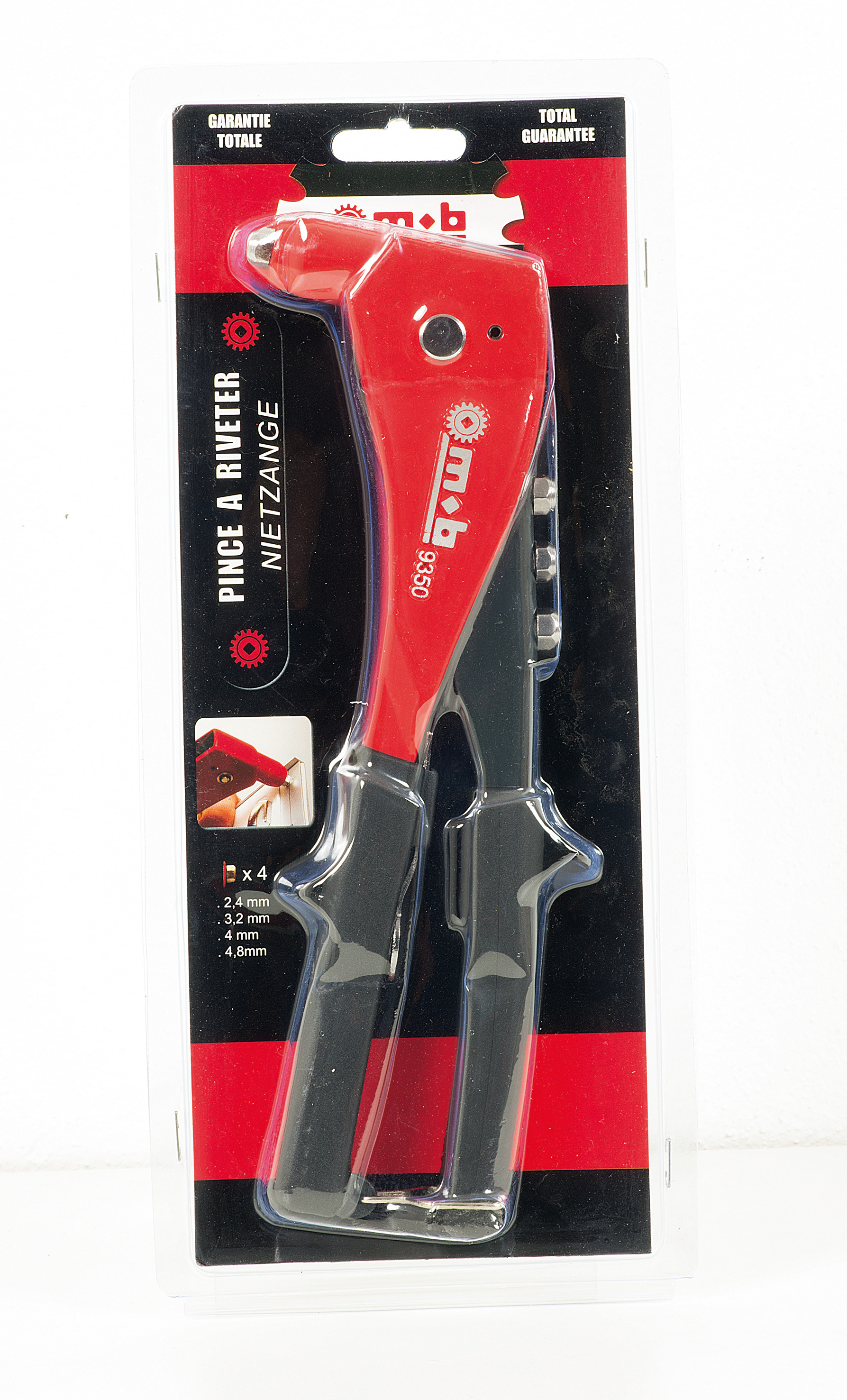 RIVET PLIERS ON CARD