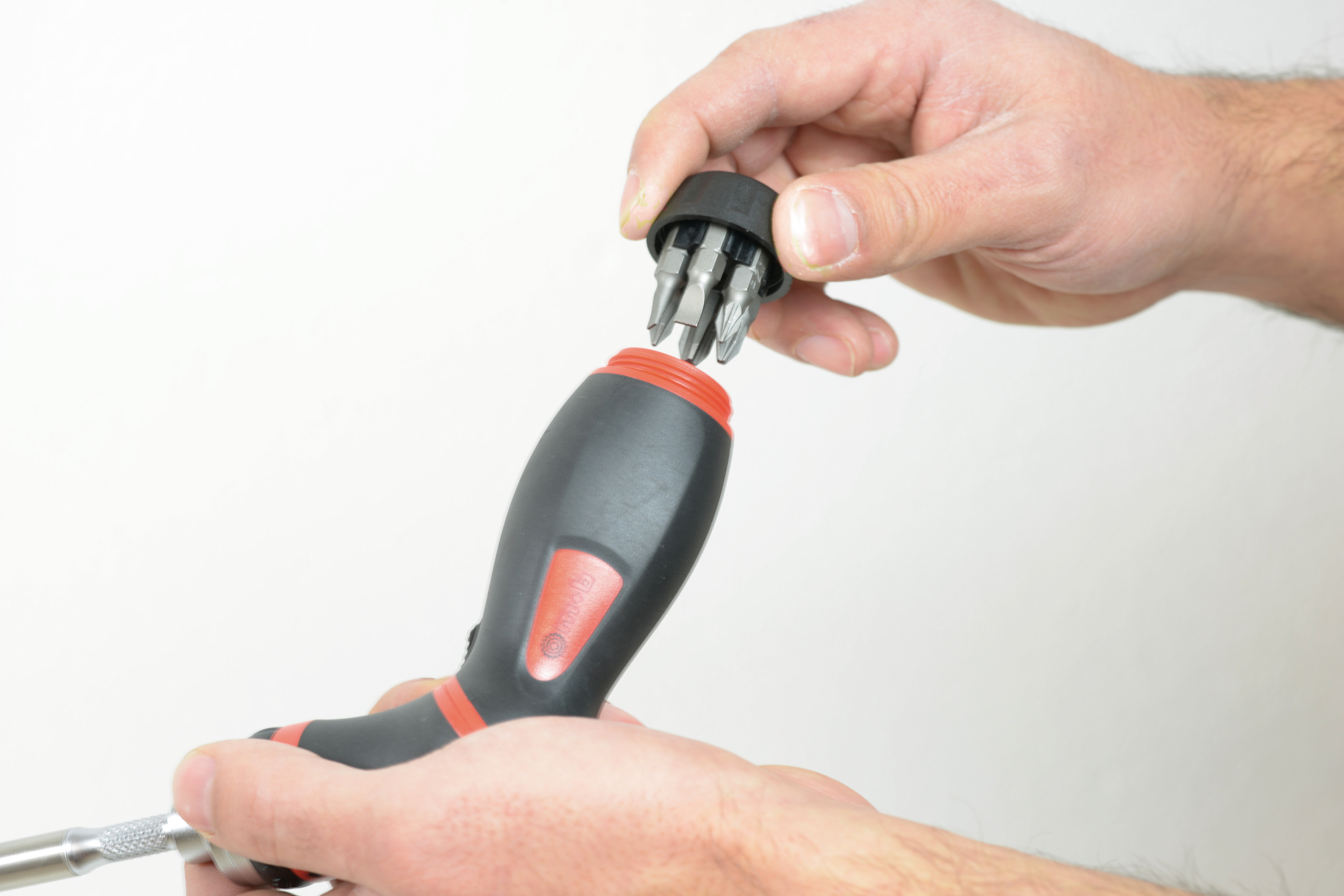 Surubelnita port bituri tip REVOLVER