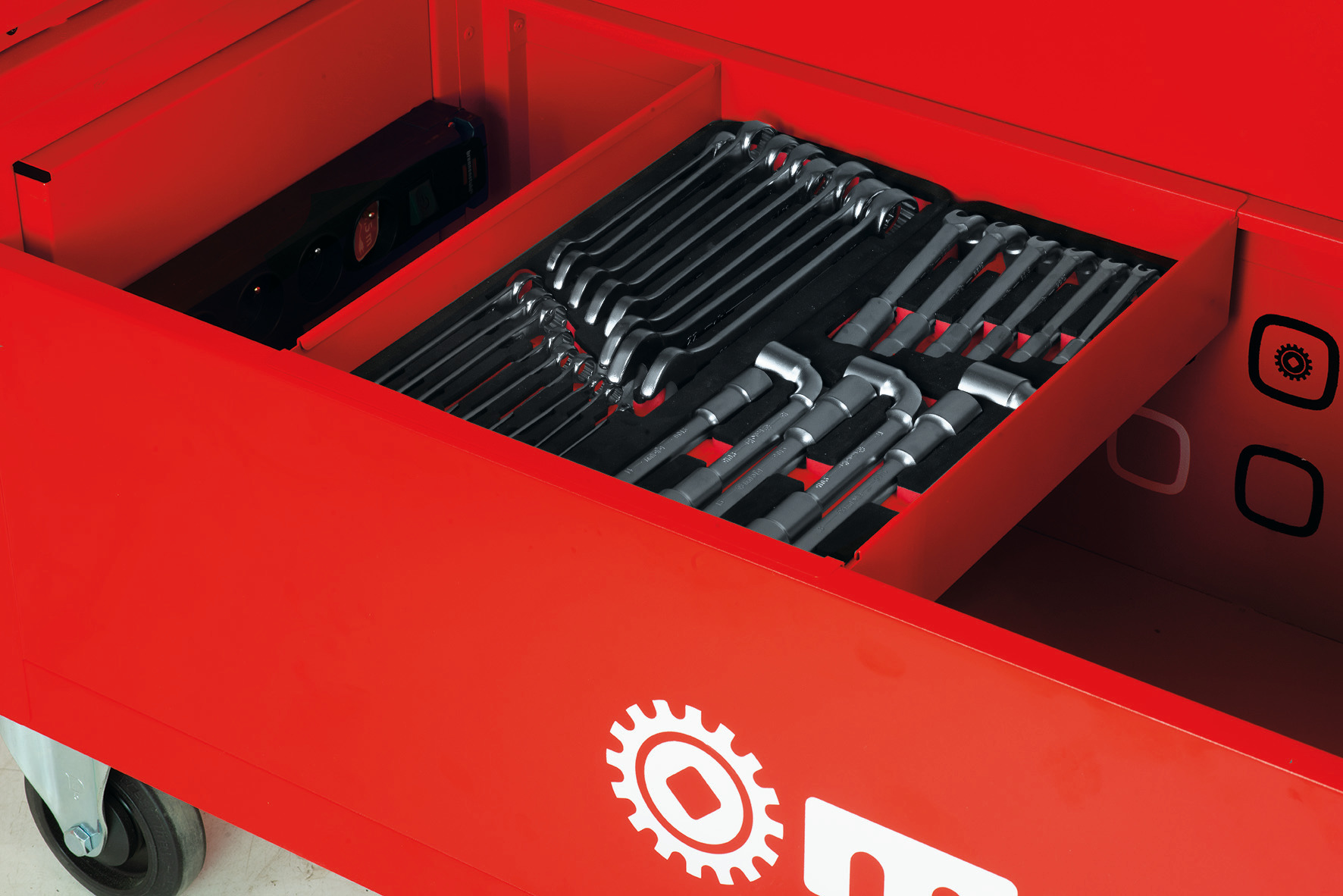 HOLD TRAY FOR COCKPIT TROLLEY