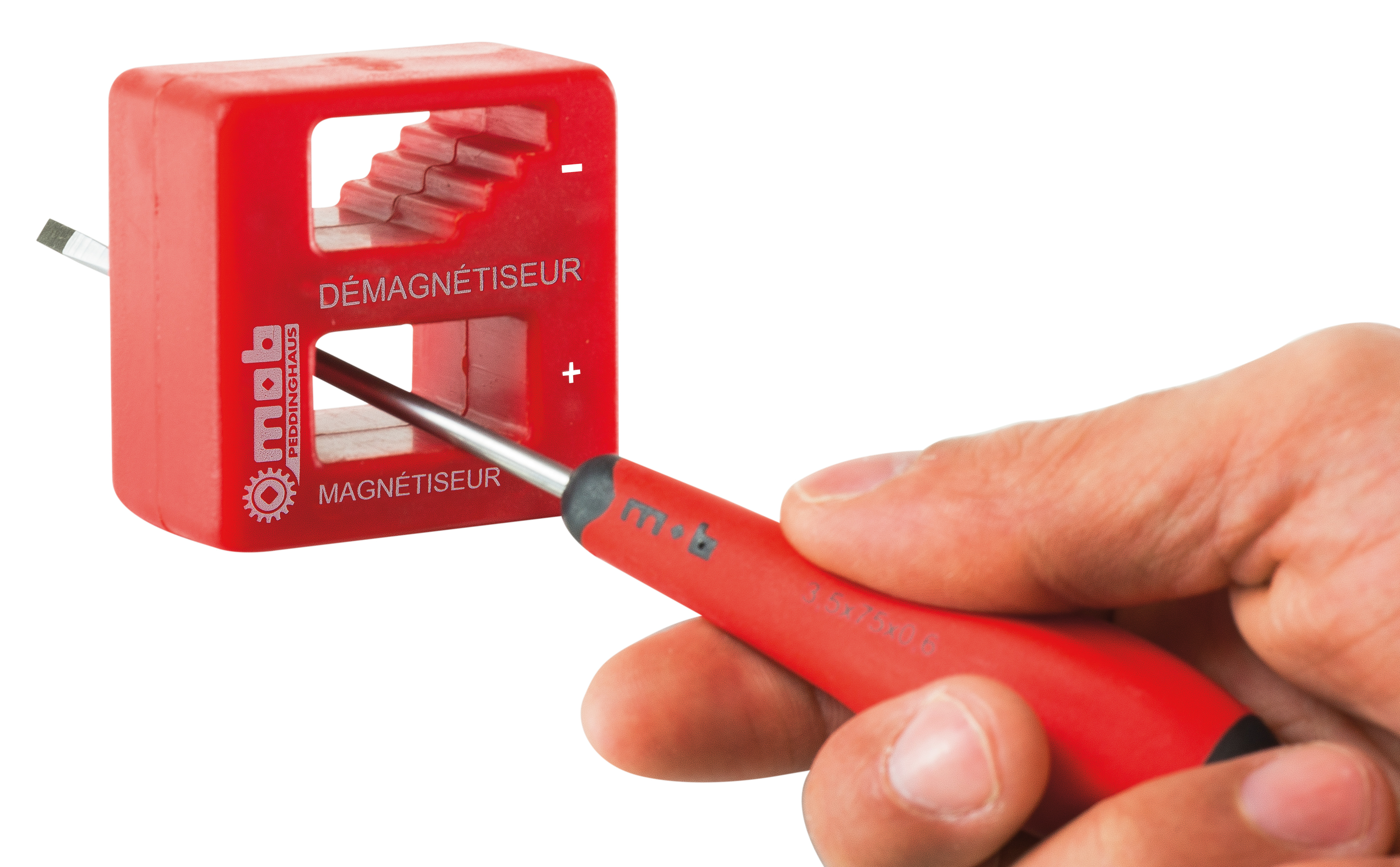 Dispozitiv magnetizor-demagnetizor