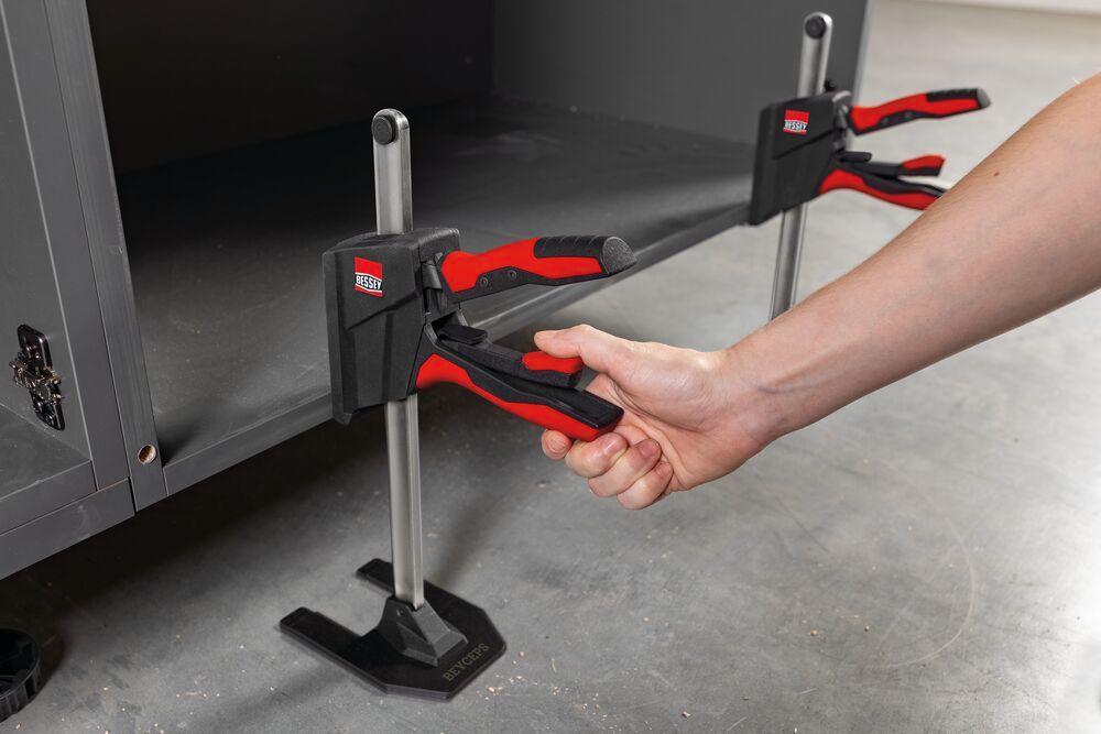 One-handed lifting tool BEYCEPS
