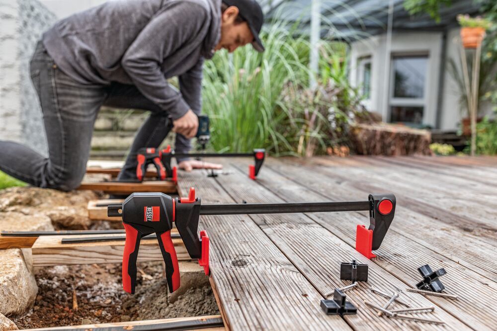 One-handed clamp with rotating handle EZ360