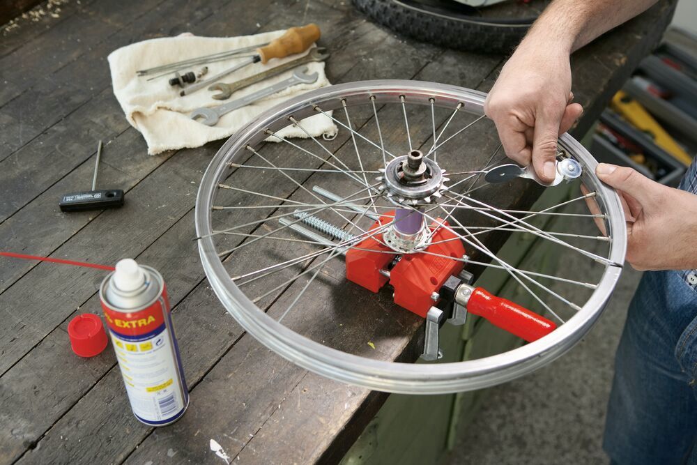 Menghina cu surub si ghidaj